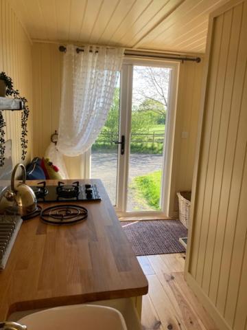 Neddys Rest Luxury Horsebox Stay Battle Eksteriør bilde