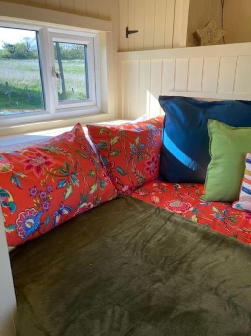 Neddys Rest Luxury Horsebox Stay Battle Eksteriør bilde