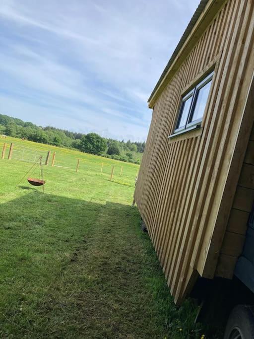 Neddys Rest Luxury Horsebox Stay Battle Eksteriør bilde